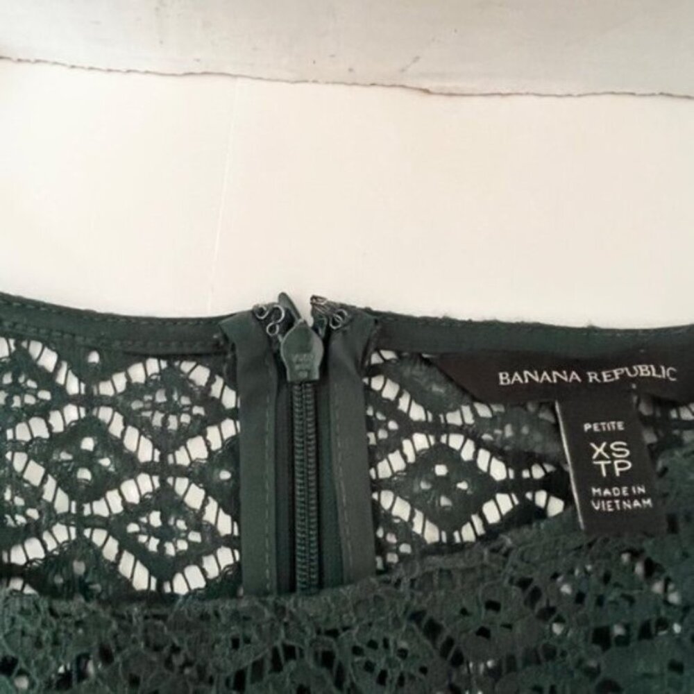 Banana Republic dark  green lace  mesh blouse top with attached camisole - Picture 5 of 8